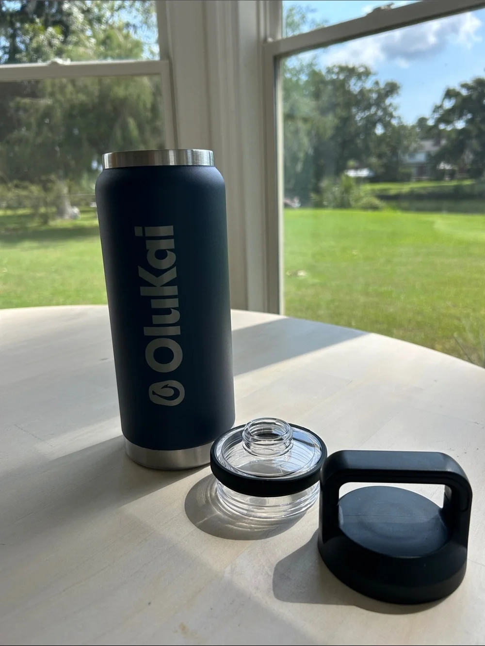 NEW Stainless Olukai 28 oz Water Bottle - Picture 3 of 8